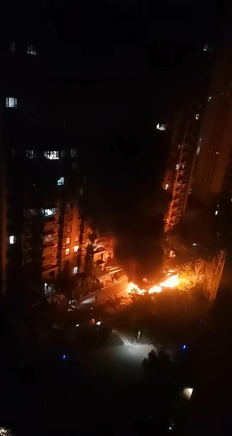 车棚起火烧上百辆车,车棚起火烧上百辆车怎么办